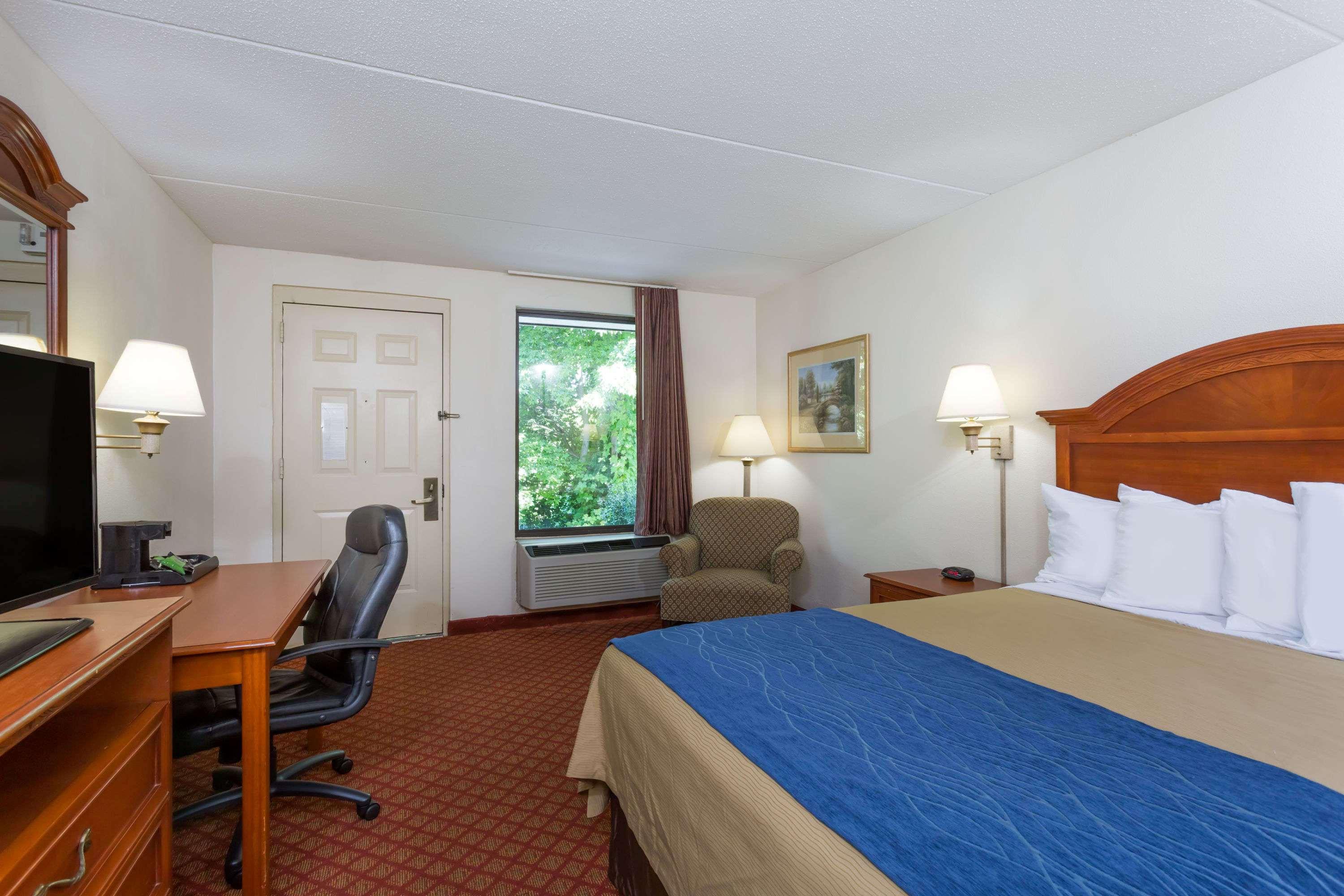 Days Inn By Wyndham Winston Salem North Zewnętrze zdjęcie