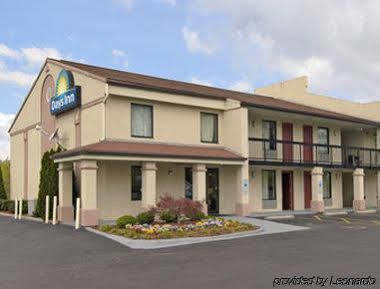 Days Inn By Wyndham Winston Salem North Zewnętrze zdjęcie